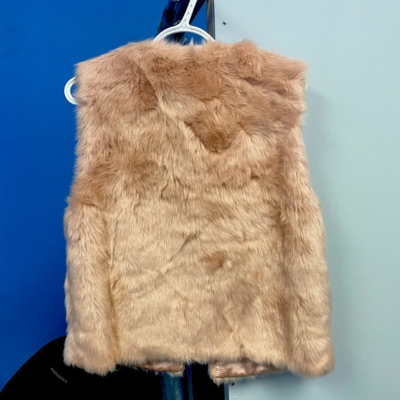 FOREVER 21 PINK FUR VEST - Picture 2 of 2